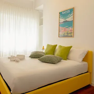 Interno 5 Naples